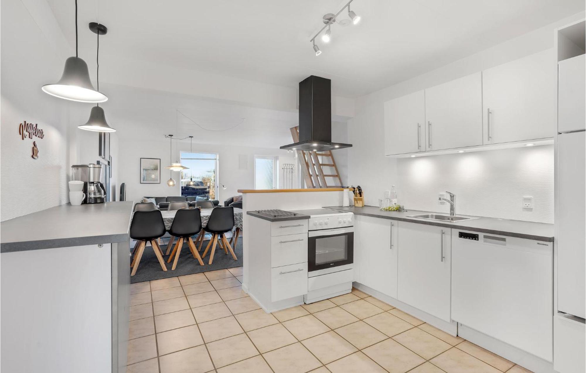 Amazing Home In Hvide Sande With Wifi Bjerregard Exterior photo