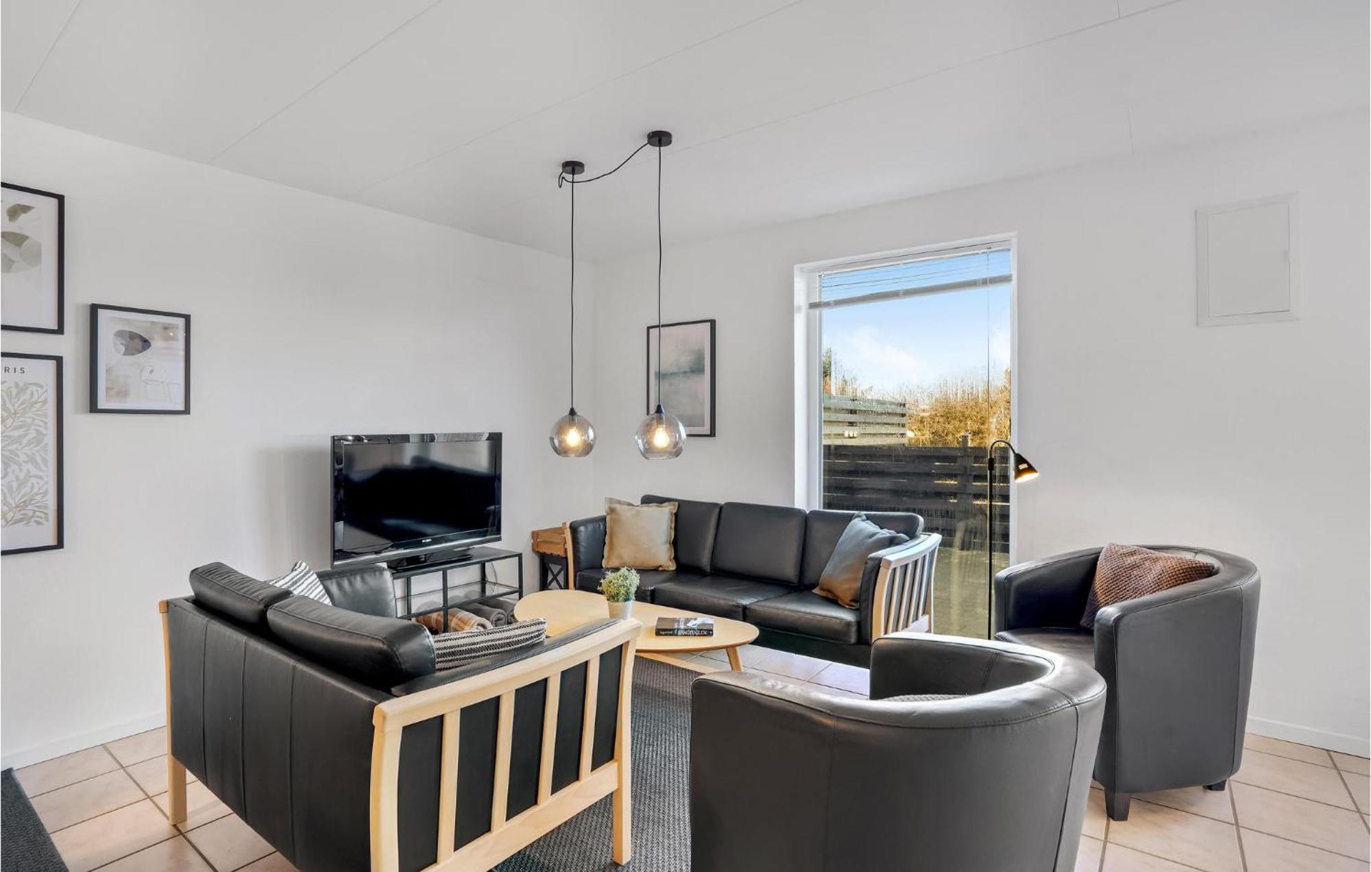 Amazing Home In Hvide Sande With Wifi Bjerregard Exterior photo