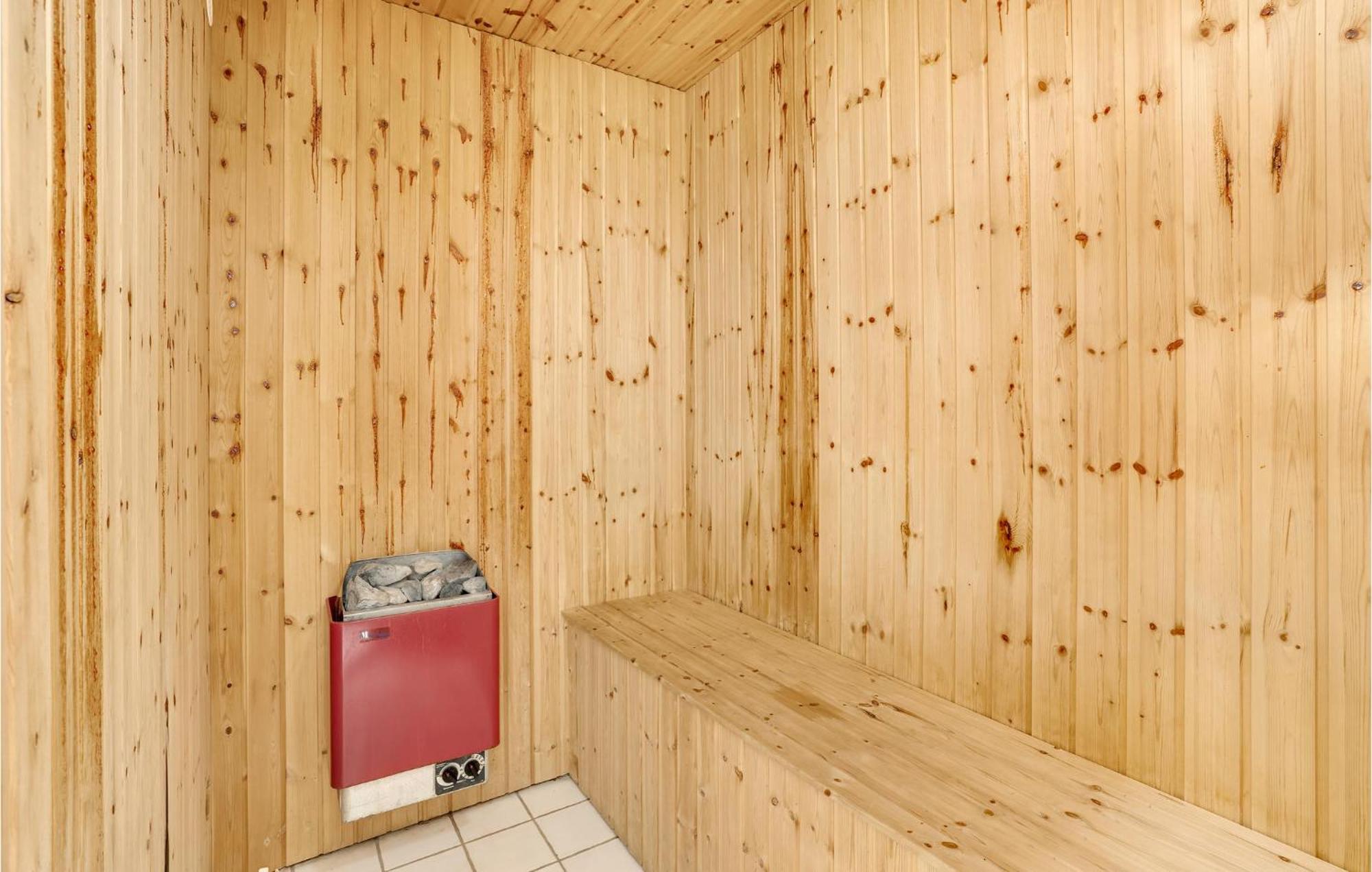 Amazing Home In Hvide Sande With Wifi Bjerregard Exterior photo