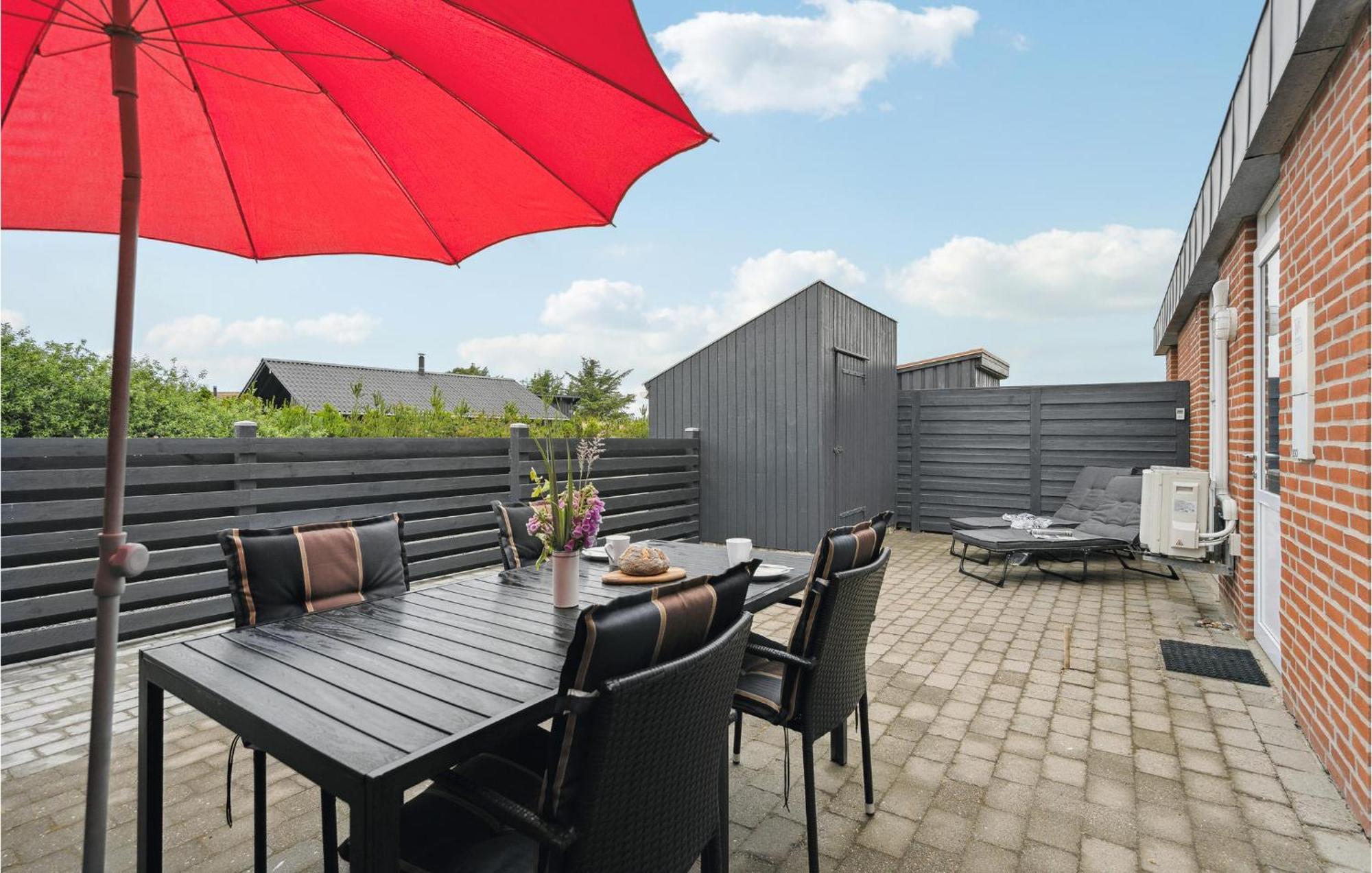 Amazing Home In Hvide Sande With Wifi Bjerregard Exterior photo